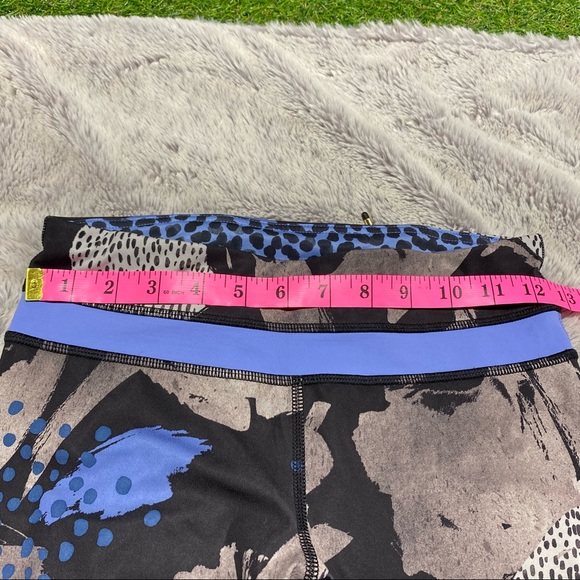 Lululemon Run Inspire Crop II - Picture 10 of 13